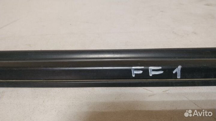 Уплотнитель стекла двери задний левый Ford Focus 1