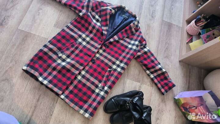 Женские вещи 42 раз, обувь 39