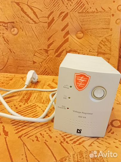 Стабилизатор напряжения