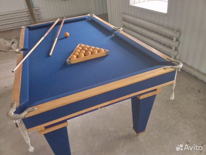 Бильярдный стол