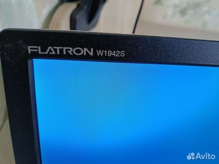 Монитор LG 19 дюймов