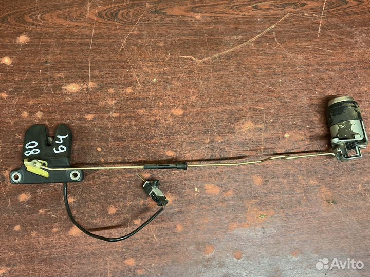 Замок багажника ауди 80 б4