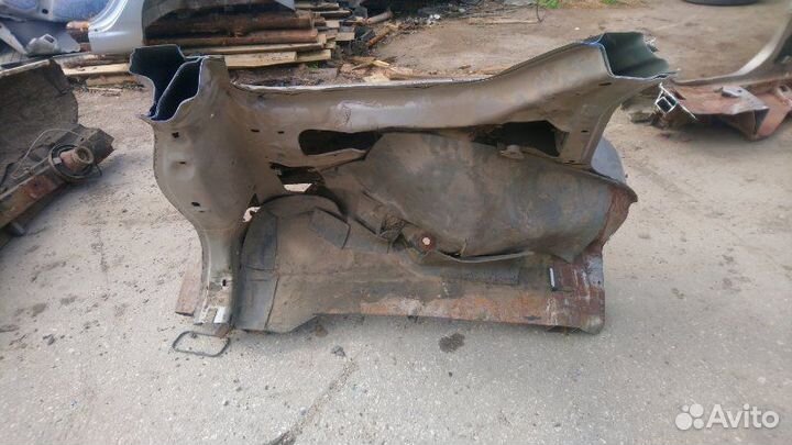 Крыло заднее левое Mazda Tribute 2.0 YF 2001