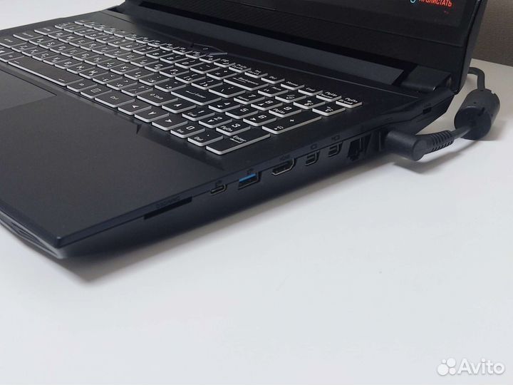 Игровой hasee 16.1