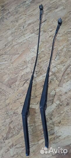 Поводок дворника Ford Focus 2