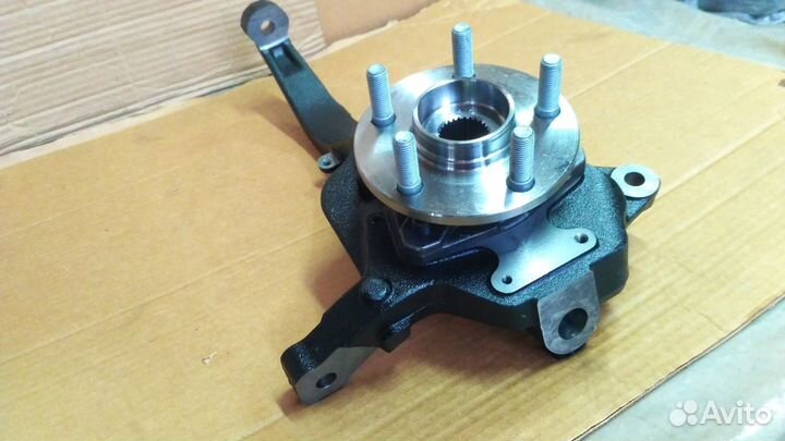 Кулак поворотный Mopar 1шт. L / R Сайбер Себринг