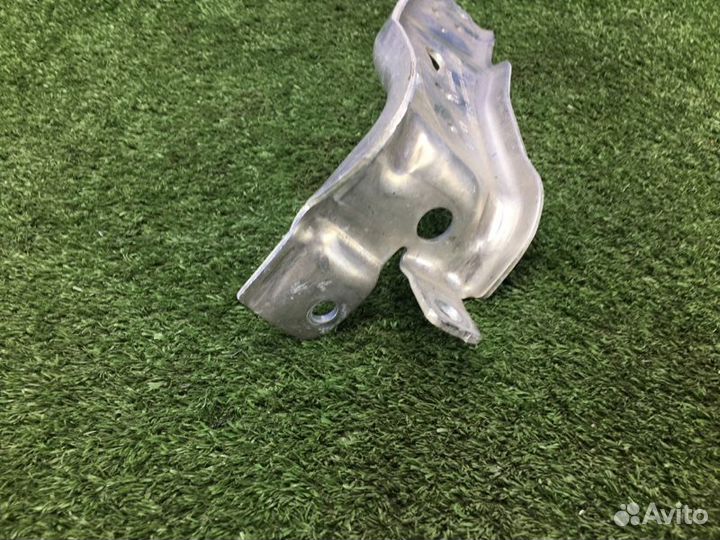 Кронштейн усилителя бампера переднего левый Bmw X1