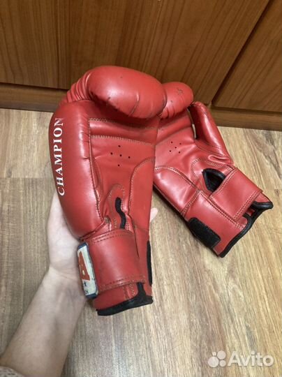 Боксерские перчатки