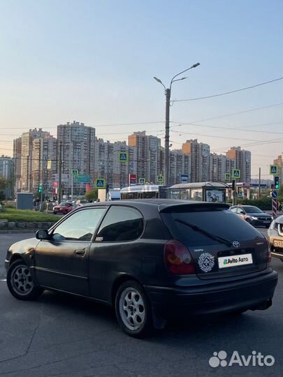 Toyota Corolla 1.3 МТ, 1998, 200 000 км