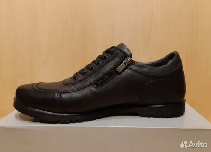 Ботинки новые размер-42