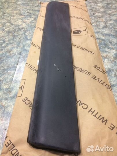 Накладка двери передней правой Audi Q7 2005-09