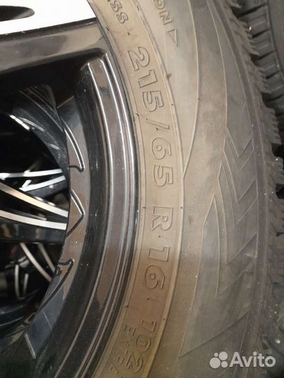 Зима шипы nokian 215 65 16литье 5*112