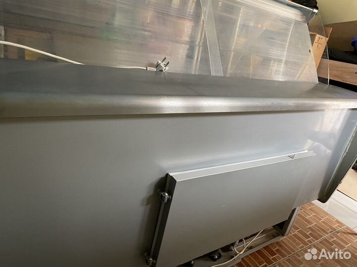 Витринный холодильник