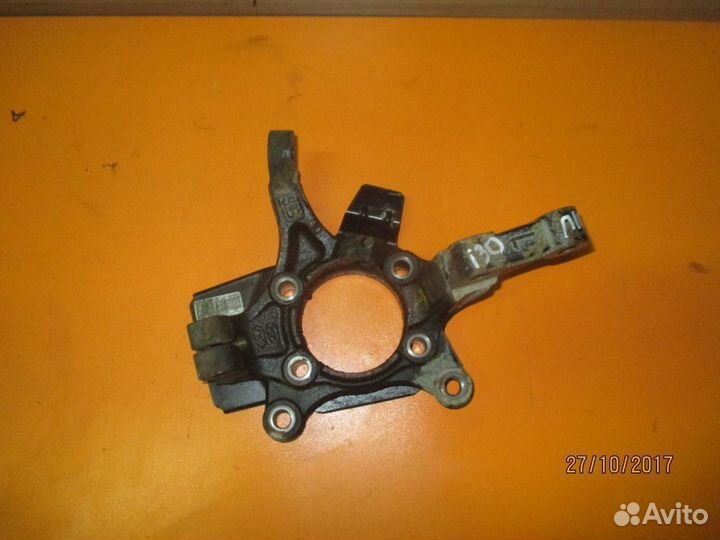 Кулак поворотный передний левый Hyundai i30 Хундай