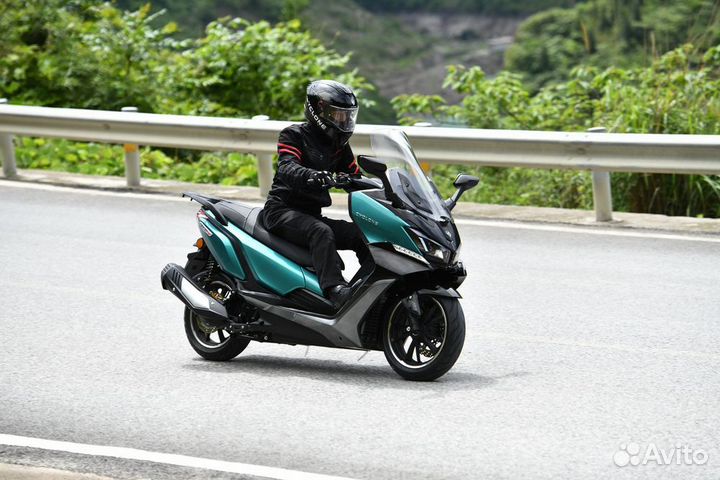 Макси-скутер Cyclone RT3S green новый