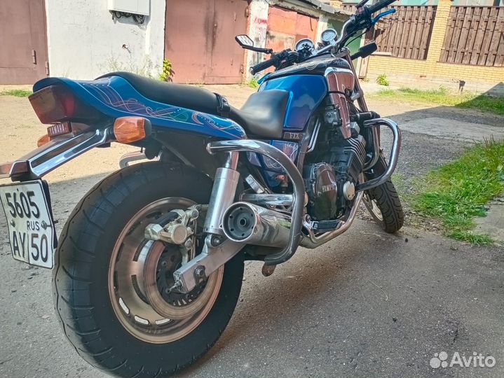 Yamaha FZX 750