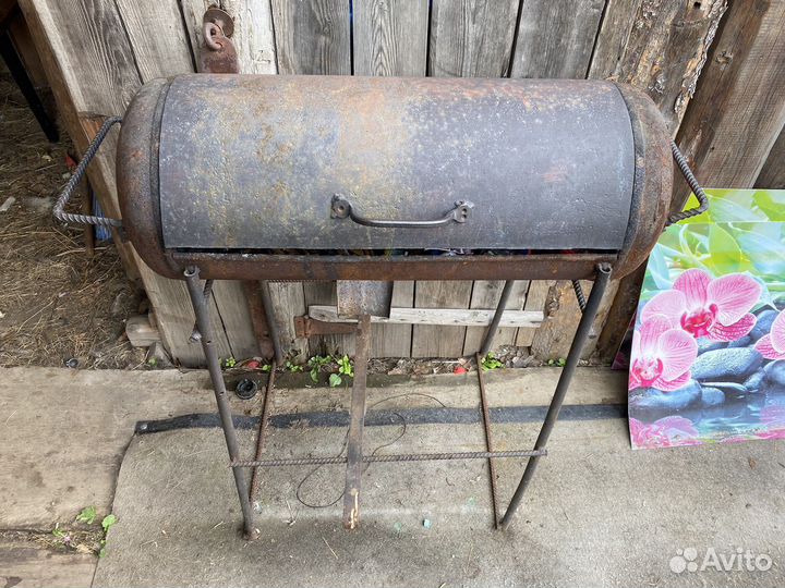 Мангал с крышкой