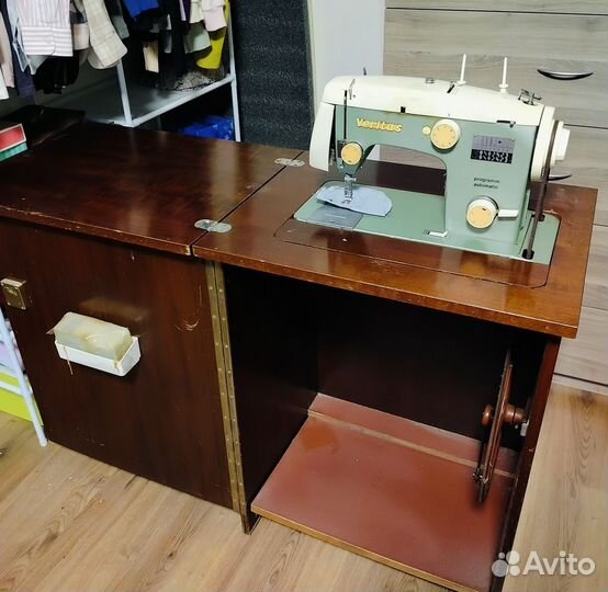 Швейная машинка ножная