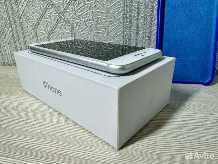 iPhone 8, 64 ГБ