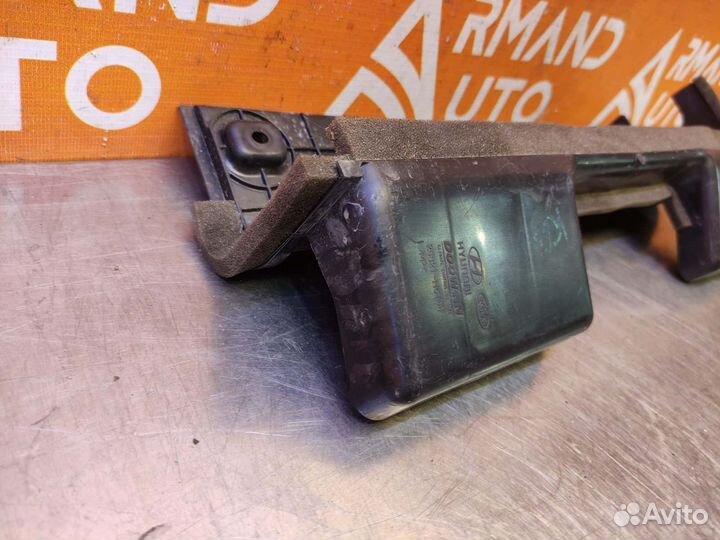 Дефлектор радиатора левый Hyundai Solaris 2