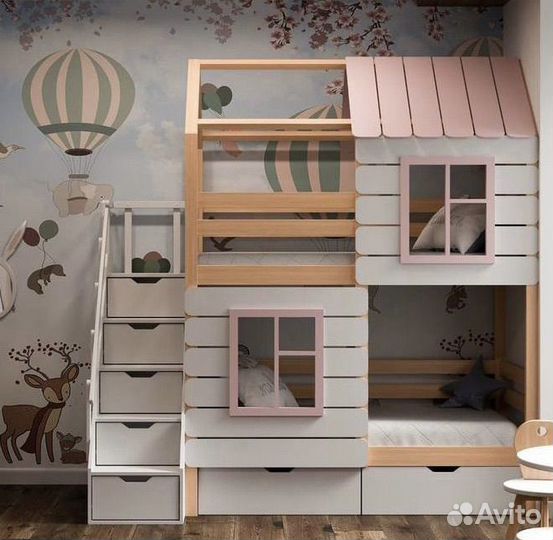 Детская двухъярусная кровать с лестницей