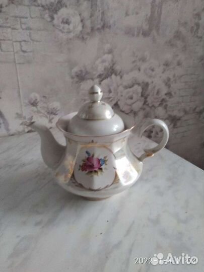 Заварочный и наливной чайники Коростень