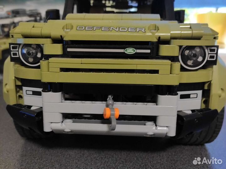 Собран Lego Technic 42110 land rover defender