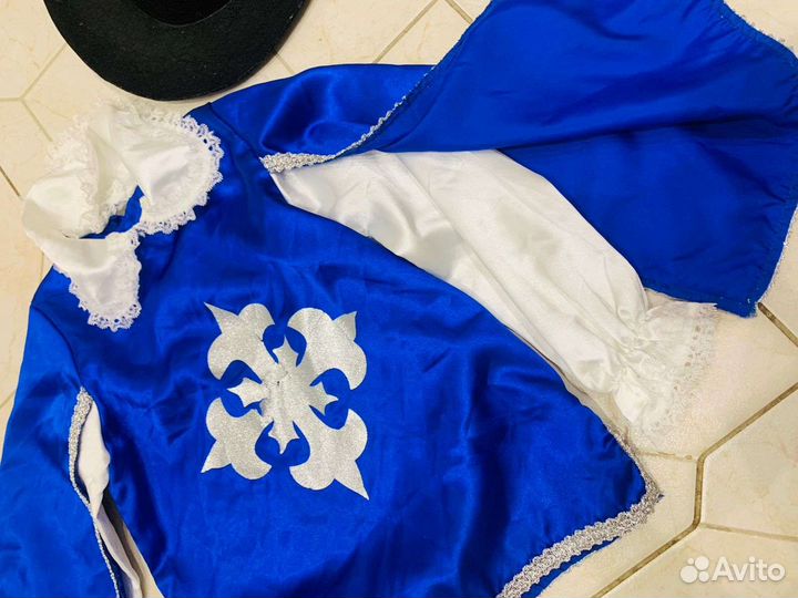 Карнавальный костюм мушкетёра