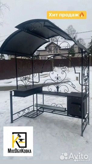 Кованый мангал с крышей для дачи