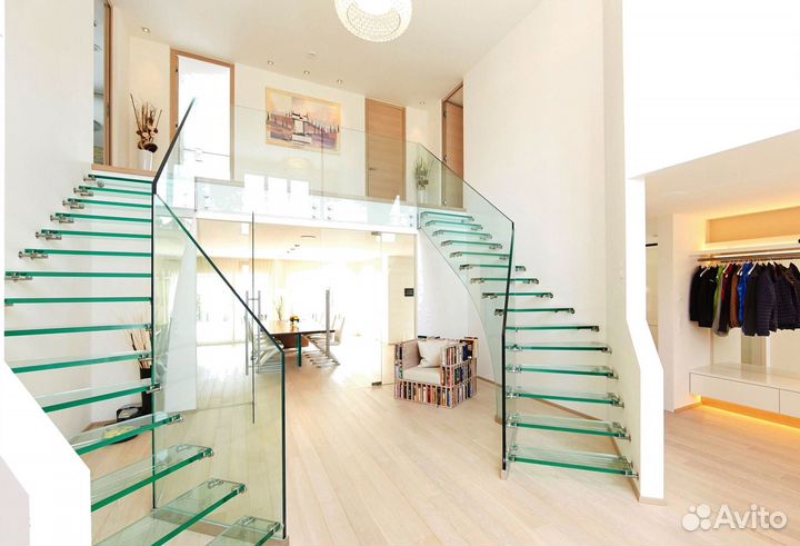 Стеклянные ограждения лестницы от производителя