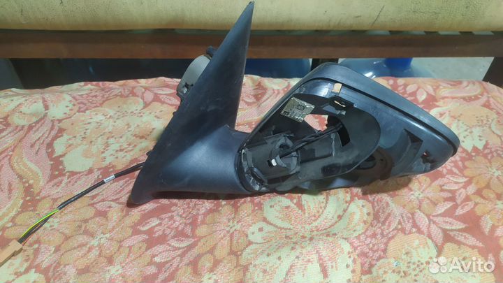 Peugeot 301 корпус зеркала левое