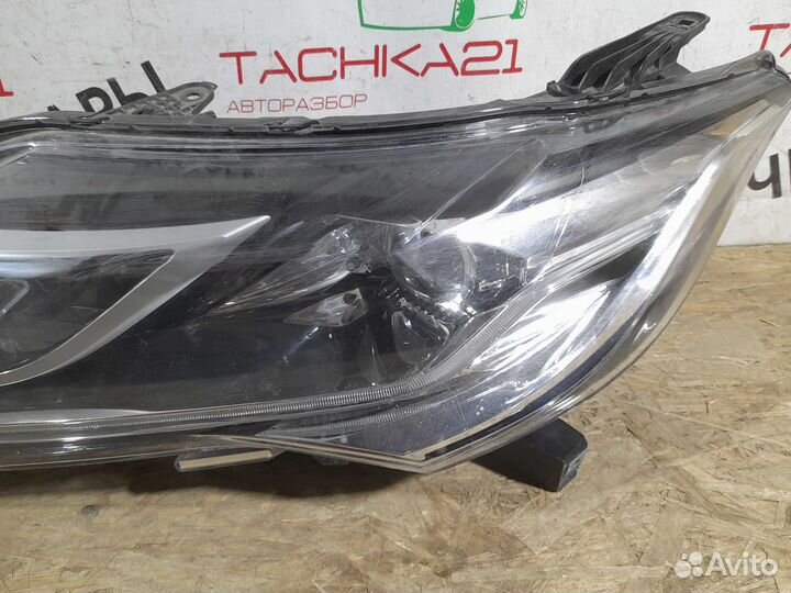 Фара левая Mitsubishi Pajero Sport (2016-2021)