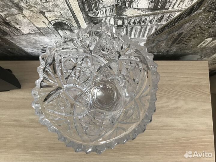 Ваза для цветов хрустальная