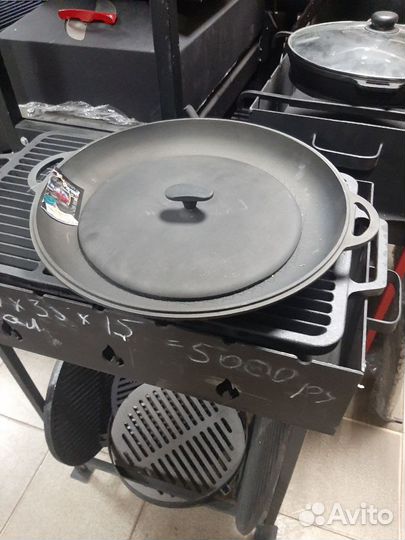 Сковорода чугунная с прессом
