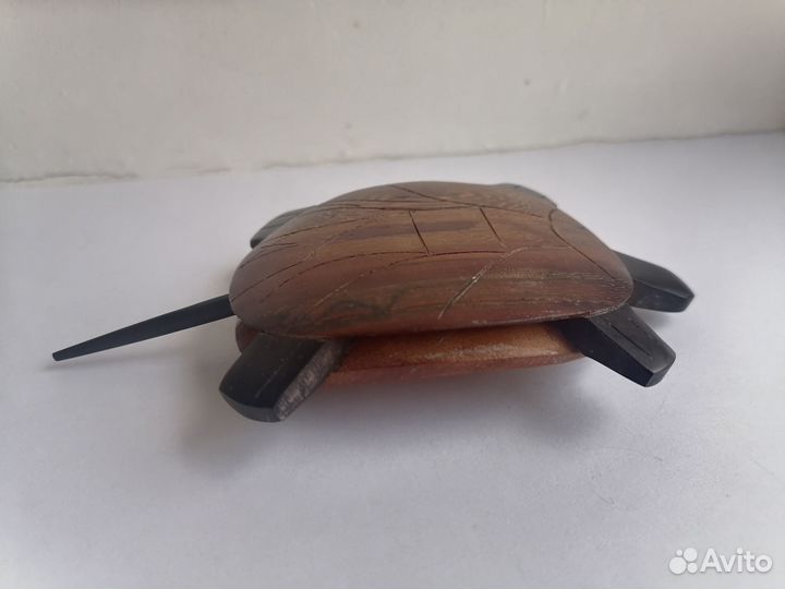 Черепаха заколка из дерева