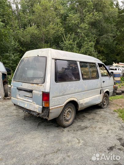 Nissan Vanette 1.5 МКПП в разбор 1987