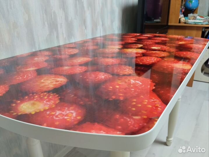 Стол кухонный