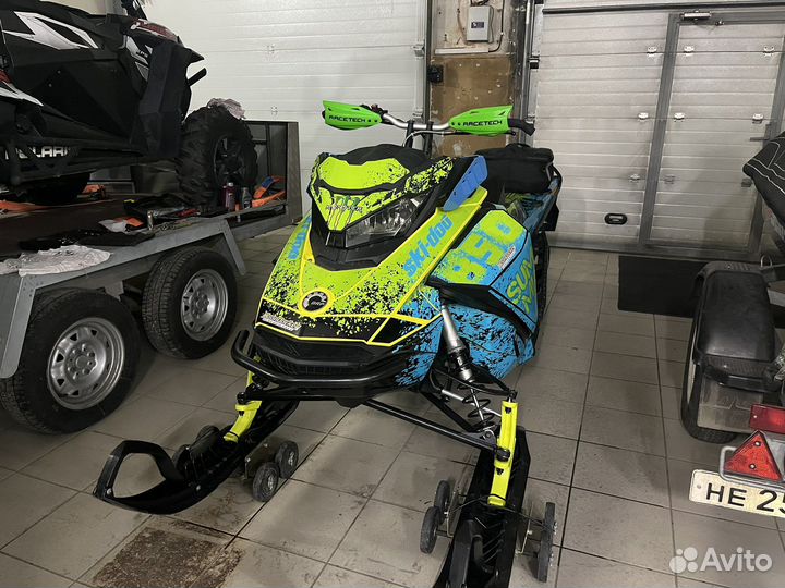 Снегоход BRP ski-doo summit 850