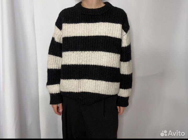 Свитер в полоску