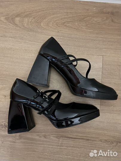 Туфли черные лаковые