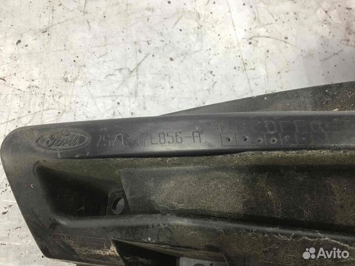 Кронштейн бампера переднего Ford Mondeo 7S7117E856 null