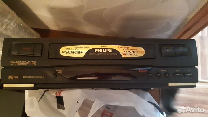 Видеомагнитофон Phillips
