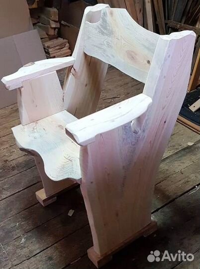 Стул деревянный