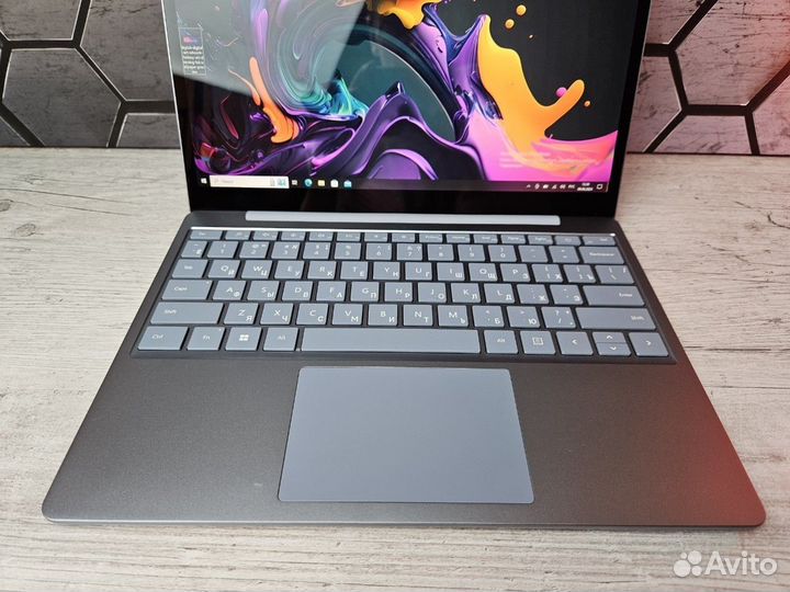 Microsoft surface laptop go 2