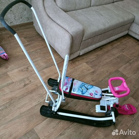 Детский снегокат с ручкой и колесами