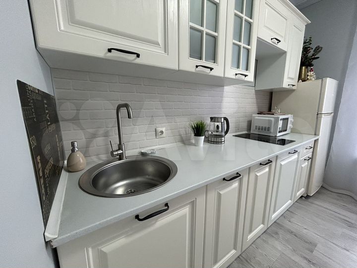 2-к. квартира, 50 м², 10/17 эт.