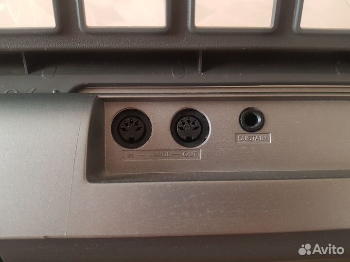 Синтезатор yamaha psr r300 с подставкой