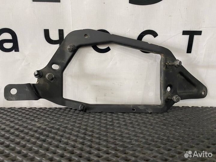 Кронштейн (крепление) Renault T 7482704672