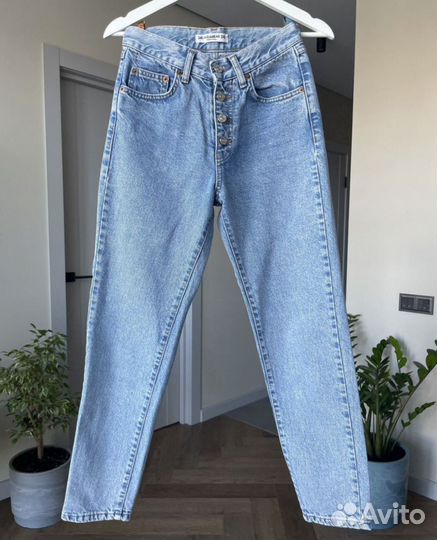Джинсы