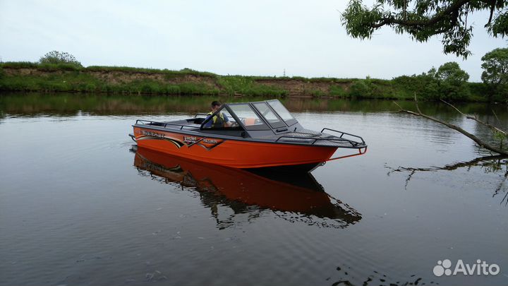 Водометный катер Беркут L-Jacket